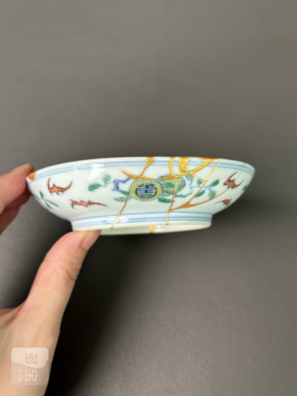 清雍正 斗彩福山寿海纹小盘一对（带木盒） - 图18